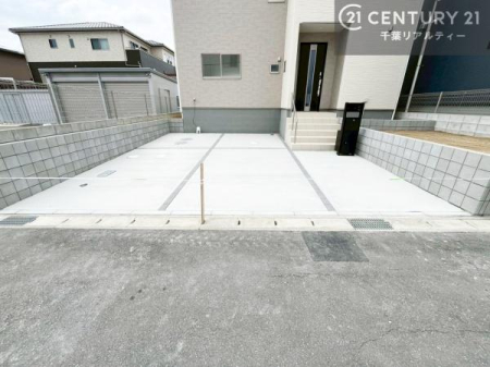 ���ԏ� ���ԃX�y�[�X��2�䕪����܂��I�Z�J���h�J�[�͂������A�o�C�N�⎩�]�ԂȂǂ��u���ꏊ�ɍ���܂���B