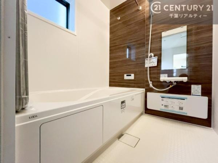 ���� �������������l�̕��͋C�̃o�X���[���́A�����o�Ă��ăo�X�^�C�����[���I
���d���撣���Ă��邲�J���ɂ��D�݂̍���̓����܂����āA�y����ł݂Ă͂������ł��傤���H