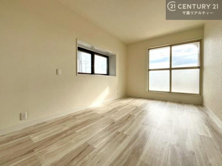 �Q�� 2�ʍ̌����m�ۂ������邢�����́A���ʂ����ǂ��A���邭��ϋ��S�n�̗ǂ���ԂƂȂ��Ă���܂��B�����b�N�X���ĉ߂�����S�n�̗ǂ��������ł��I���̖ڊo�߂��X�b�L�����܂��ˁI