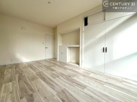 �q������ ���[�X�y�[�X�����Ă��܂��I�������X�b�L�����ڂ��鎖���ł��܂��ˁB
�Ƌ��I�΂Ȃ��V���v���ȃf�U�C���ׁ̈A�Ƌ��I�΂����C�ɓ���̋�ԍ�肪�ł������ł��ˁB