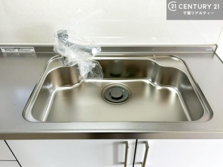 �L�b�`�� ���C�h�ȃV���N�ł��ˁI�������˂ɂ������������₷���Ǝ����y�X�d�l�̃V�X�e���L�b�`���ł��I
�f�U�C�����Ƌ@�\�������˂��L�b�`���Ő�����������܂��ˁI