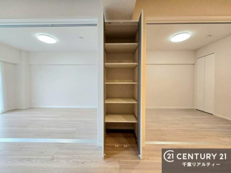 ���[ ���r���O���[�X�y�[�X�͐��������������ɂ��܂�����[�ł��B�}�ȗ��q�ɂ����S�̔�������Ԃ�ۂĂ܂��I
