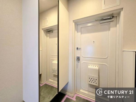 ���� ���֎��[���[�����Ă���̂ŁA���֎��肪�X�b�L���Еt�����q���ɌC�̒u����ɍ���܂���I