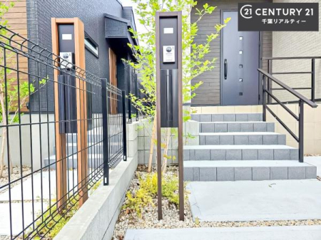 ���̑� �Ɨ��|�X�g��������ˌ��ďZ��B���֎������������Ƃ�����ۂŁA�X�֕��̎󂯎����X���[�Y�ɍs���܂��B�Z�܂��̊O�ςɂ����a�����g������̗ǂ��ݔ��ł��B