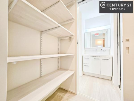 ���ʑ�E���ʏ� ���[�����Ղ�̐��ʎ��I���p�i�̃X�g�b�N��o�X�^�I�����X�b�L���Ǝ��[�ł��Ď��o���₷���I����肪�X�b�L���Еt���ċC�����̗ǂ���ԁI