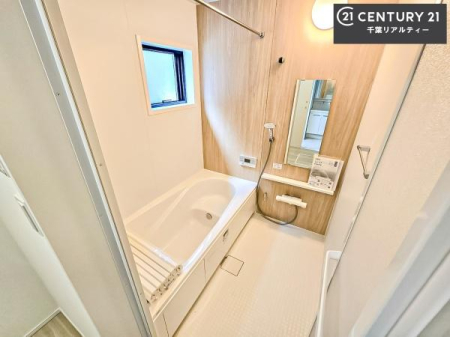 ���� �������������l�̕��͋C�̃o�X���[���́A�����o�Ă��ăo�X�^�C�����[���I
���d���撣���Ă��邲�J���ɂ��D�݂̓����̓����܂����āA�y����ł݂Ă͂������ł��傤���H