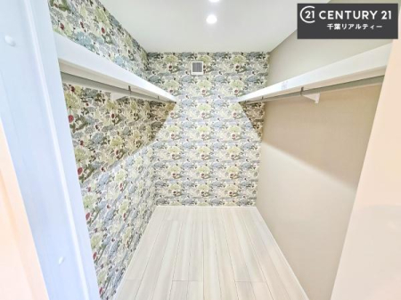 ���[ �E�H�[�N�C���N���[�[�b�g�t���ł��B��������̂��m���Ȃǂ����[���Ă��������ł��ˁI���ɂ���@�������ȂǋG�ߕ��̑傫�ȉƓd�����[�ł��܂��I