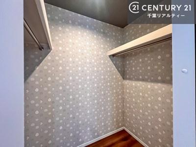 ���[ �E�H�[�N�C���N���[�[�b�g�t���ł��B��������̂��m���Ȃǂ����[���Ă��������ł��ˁI���ɂ���@�������ȂǋG�ߕ��̑傫�ȉƓd�����[�ł��܂��B