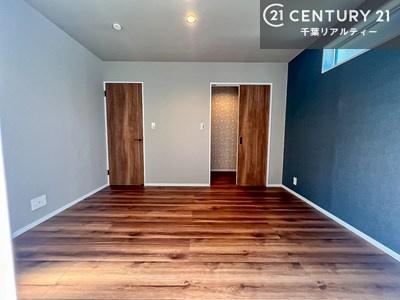 �m�� ���[�X�y�[�X�����Ă��܂��I�������X�b�L�����ڂ��鎖���ł��܂��ˁB
�Ƌ��I�΂Ȃ��V���v���ȃf�U�C���ׁ̈A�Ƌ��I�΂����C�ɓ���̋�ԍ�肪�ł������ł��ˁB
