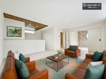 ���r���O �Ƌ��CG�p�[�X�ł��B�J�����̂���L�XLDK�I�\�t�@�[��_�C�j���O�e�[�u����u���Ă������ɂȂ�Ȃ��̂ŉ��K�ɉ߂����܂��I�R�~���j�P�[�V���������₷�����r���O�ł��I