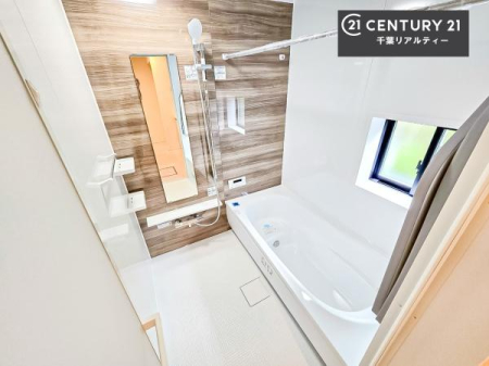 ���� �������������l�̕��͋C�̃o�X���[���́A�����o�Ă��ăo�X�^�C�����[���I
���d���撣���Ă��邲�J���ɂ��D�݂̍���̓����܂����āA�y����ł݂Ă͂������ł��傤���H