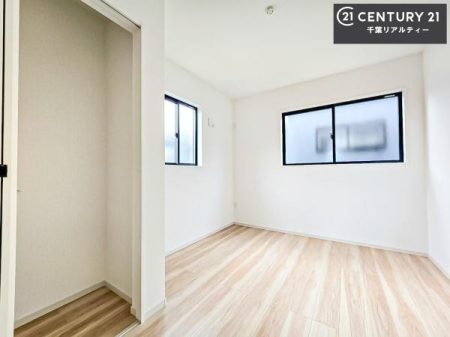 ���r���O�ȊO�̋��� �V���v���Ƀf�U�C������Ă��邽�߁A�Ƌ��I�т܂���I
���C�ɓ���̉Ƌ��u���Ă��낰���Ԃ���邱�Ƃ��ł��܂��B