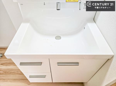 ���ʑ�E���ʏ� �[�����ʑ�{�E���́A�������˂ɂ����̂ł�����ꂪ�y�X�I���������ۂĂ܂��I
�L���C�Ȑ��ʏ��Ŏ��������̃��`�x�[�V�������オ��܂��ˁI