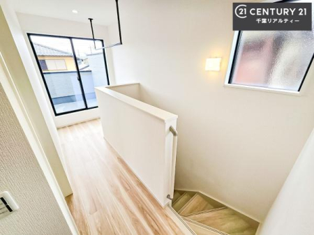 ���̑����� �K�i�́A�肷������Ă��Ė��邭��������������ƌ�����̂ň��S�I�g�̂̃T�|�[�g��]�|�h�~���S�E���S�ɗ��p���ł��܂��I