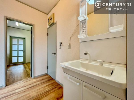 ���ʑ�E���ʏ� �g�Ȃ�𐮂�����ʏ��́A���������厖�ł��I������̐������̂��镵�͋C�����o�I�C�����悭���g�����������܂��B�L�X�����X�y�[�X���������ł��ˁI
