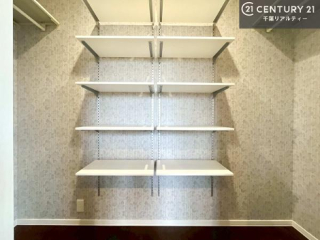 ���[ �E�H�[�N�C���N���[�[�b�g�t���ł��B��������̂��m���Ȃǂ����[���Ă��������ł��ˁI���ɂ���@�������ȂǋG�ߕ��̑傫�ȉƓd�����[�ł��܂��B