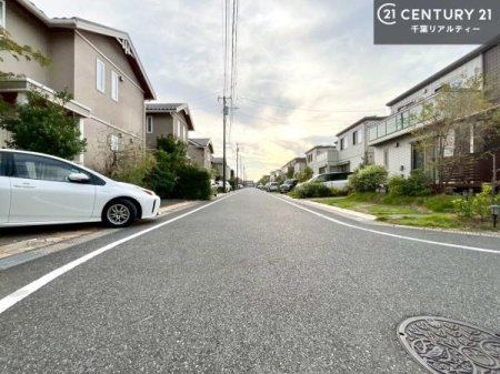 �O�ʓ��H�܂ތ��n�ʐ^ ���ӊ���A���q�l�̂���]�ɍ������������ꏏ�ɂ��ē���v���܂��B�Z��[���A�h�o�C�U�[�ɂ�邲���k������܂��B���Ђ͂��₢���킹�ɑ��Ή����܂��I���҂������܂���I