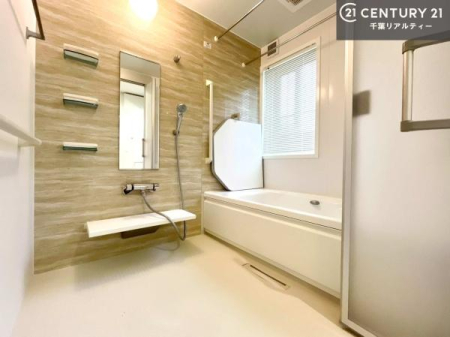 ���� �������������l�̕��͋C�̃o�X���[���́A�����o�Ă��ăo�X�^�C�����[���I
���d���撣���Ă��邲�J���ɂ��D�݂̓����̓����܂����āA�y����ł݂Ă͂������ł��傤���H