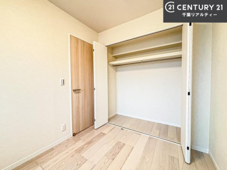 ���r���O�ȊO�̋��� �V���v���Ƀf�U�C������Ă��邽�߁A�Ƌ��I�т܂���I
���C�ɓ���̉Ƌ��u���Ă��낰���Ԃ���邱�Ƃ��ł��܂��B