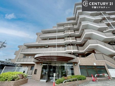 �G���g�����X �I�[�g���b�N�����̃G���g�����X�B���Z�܂��ɂȂ��Ă�����X�̃Z�L�����e�B�[�ɔz�������}���V�����ł��B