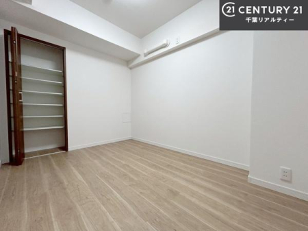 �m�� ���[�X�y�[�X�����Ă��܂��I�������X�b�L�����ڂ��鎖���ł��܂��ˁB
�Ƌ��I�΂Ȃ��V���v���ȃf�U�C���ׁ̈A�Ƌ��I�΂����C�ɓ���̋�ԍ�肪�ł������ł��ˁB