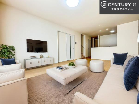 ���r���O �Ƌ��CG�p�[�X�ł��B�J�����̂���L�XLDK�I�\�t�@�[��_�C�j���O�e�[�u����u���Ă������ɂȂ�Ȃ��̂ŉ��K�ɉ߂����܂��I�R�~���j�P�[�V���������₷�����r���O�ł��I