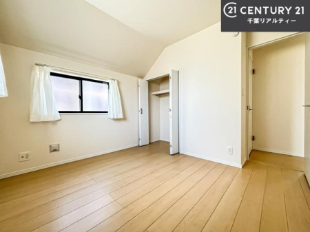 �Q�� �D���������������ޗm���́A���̖ڊo�߂��C�������ǂ������ł��ˁB���������Ԃ��������Ɖ߂������Ƃ��ł��܂��B�D�����F�����̃t���[�����O���ǂ�ȉƋ�ɂ��}�b�`���܂��I