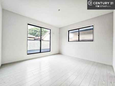 �m�� �o���R�j�[�ɖʂ��Ă���m���ł��B���邭�����肪����A���C����������ł��܂��I���N���āA�O�ɏo�Ĕw�L�т����[�ċz�����ǂ������}������邱�Ƃ��o�������ł��ˁI