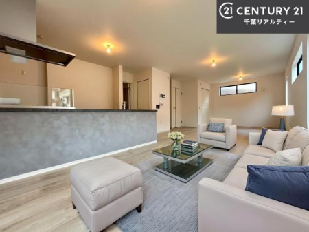 ���r���O �Ƌ��CG�p�[�X�ł��B�S�n�ǂ����r���O�͉Ƒ������R�ƏW�܂�܂��B�Ƒ��c�R�̎��Ԃ����������ł��B���Ƒ��ƁA����w�[���������Ԃ��߂��������ł��ˁB