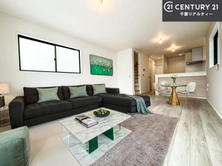 ���r���O �Ƌ��CG�p�[�X�ł��B�S�n�ǂ����r���O�͉Ƒ������R�ƏW�܂�܂��B�Ƒ��c�R�̎��Ԃ����������ł��B���Ƒ��ƁA����w�[���������Ԃ��߂��������ł��ˁB