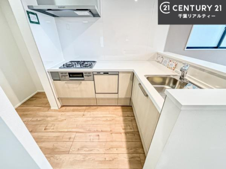 �L�b�`�� ��l�C�̑Ζʎ��V�X�e���L�b�`�����̗p���Ă��܂��I���Ƒ��̃R�~���j�P�[�V���������R�Ƒ�����݌v�ł��B
���q�l�ɂ��ڂ��͂��̂Ŋ������ł��ˁB���[�͂�����܂��I