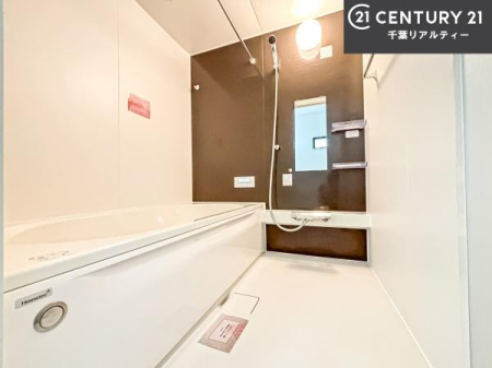 ���� �������������l�̕��͋C�̃o�X���[���́A�����o�Ă��ăo�X�^�C�����[���I
���d���撣���Ă��邲�J���ɂ��D�݂̓����̓����܂����āA�y����ł݂Ă͂������ł��傤���H