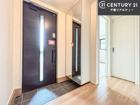 ���� �V���[�Y�{�b�N�X�t���B���ւ��Еt�����|�������₷���ł��I
�X�b�L���������ւŌ˂��J�����u�ԁA�������̂���S�n������Ԃ��o�}���Ă���܂��B