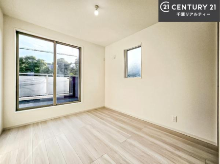 �m�� �o���R�j�[�ɖʂ��Ă���m���ł��B���邭�����肪����A���C����������ł��܂��I���N���āA�O�ɏo�Ĕw�L�т����[�ċz�����ǂ������}������邱�Ƃ��ł��܂��B