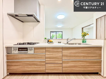 �L�b�`�� ���[�͂̍����V�X�e���L�b�`���ŁA��������H�����������Еt���A�L�X�Ƃ�����Ԃŉ��K�ɗ������y���߂܂��B