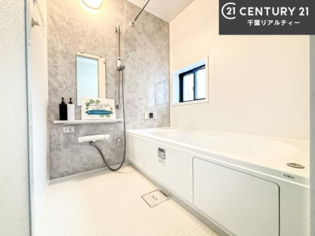 ���� �������������l�̕��͋C�̃o�X���[���́A�����o�Ă��ăo�X�^�C�����[���I
���d���撣���Ă��邲�J���ɂ��D�݂̍���̓����܂����āA�y����ł݂Ă͂������ł��傤���H