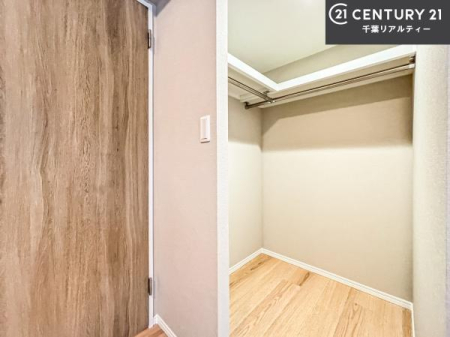 ���[ �E�H�[�N�C���N���[�[�b�g�t���ł��B��������̂��m���Ȃǂ����[���Ă��������ł��ˁI���ɂ���@�������ȂǋG�ߕ��̑傫�ȉƓd�����[�ł��܂��I