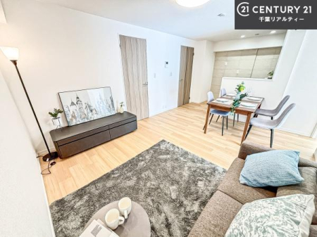 ���r���O �J�����̂���L�XLDK�I�\�t�@�[��_�C�j���O�e�[�u����u���Ă������ɂȂ�Ȃ��̂ŉ��K�ɉ߂����܂��I�R�~���j�P�[�V���������₷�����r���O�ł��I