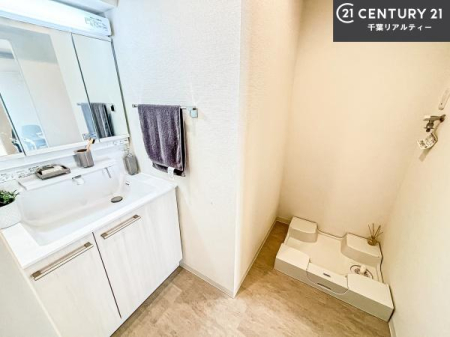 ���ʑ�E���ʏ� �O�ʋ��d�l�̐��ʏ��́A�g�����Ȃ݂����₷������I���͎��[�ɂȂ��Ă��܂��B�h���C���[�₨���ϓ����Еt������̂Ő��ʑ������X�b�L���ƌ����邱�Ƃ��o���܂��I