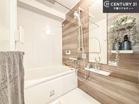 ���� �������������l�̕��͋C�̃o�X���[���́A�����o�Ă��ăo�X�^�C�����[���I
���d���撣���Ă��邲�J���ɂ��D�݂̓����̓����܂����āA�y����ł݂Ă͂������ł��傤���H