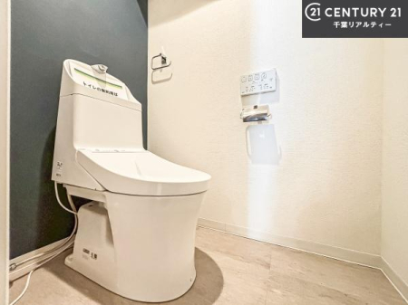 �g�C�� �������֍��ɂ��A�~��͕֍����g�����ł���̂ŗ₽���֍��ɍ��炸�ɍςފ������d�l�ł��I�V���v���ȃJ���[����Ƃ��Ă���̂ŁA������ꂪ���₷���ł��B