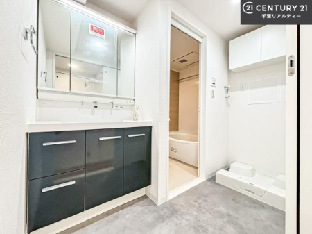 ���ʑ�E���ʏ� �g�Ȃ�𐮂�����ʏ��́A���������厖�ł��I������̐������̂��镵�͋C�����o�I�C�����悭���g�����������܂��B�L�X�����X�y�[�X���������ł��ˁI
