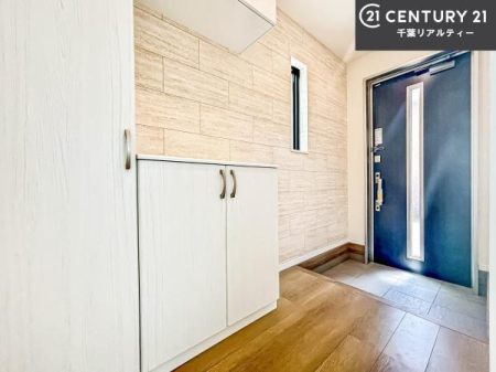 ���� �V���[�Y�{�b�N�X�t���B���ւ��Еt�����|�������₷���ł��I
�X�b�L���������ւŌ˂��J�����u�ԁA�������̂���S�n������Ԃ��o�}���Ă���܂��B