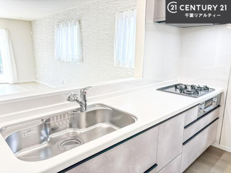 �L�b�`�� ��Ƃ����₷���V�X�e���L�b�`���ł��I���[����������t���Ă���̂ŁA�����X�y�[�X�ɕ���u���Ȃ��čςނ̂ŁA�L�X�g���āA���K�ɍ�Ƃ��ł��܂��I