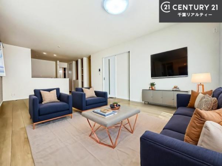 ���r���O �Ƌ��CG�p�[�X�ł��B��؂ȉƑ����W�܂邩�炱��LDK�ɂ͂�����肽���B
�q�����������C�ɏ΂��Ȃ��瑖�����Ă���p�����������u�L���Ƃɂ��ėǂ������v�Ǝv���u�Ԃł��B