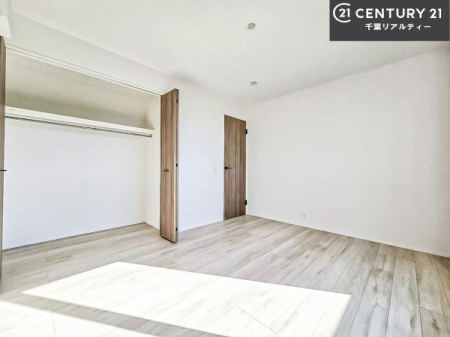 ���r���O�ȊO�̋��� �V���v���Ƀf�U�C������Ă��邽�߁A�Ƌ��I�т܂���I
���C�ɓ���̉Ƌ��u���Ă��낰���Ԃ���邱�Ƃ��ł��܂��B