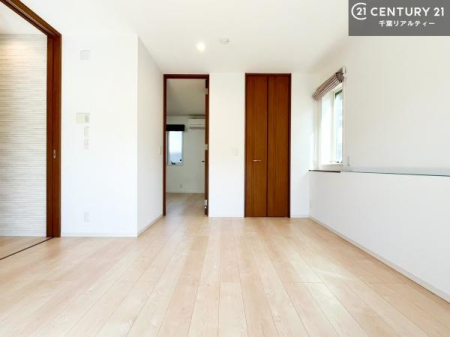 �Q�� �D���������������ޗm���́A���̖ڊo�߂��C�������ǂ������ł��ˁB���������Ԃ��������Ɖ߂������Ƃ��ł��܂��B�D�����F�����̃t���[�����O���ǂ�ȉƋ�ɂ��}�b�`���܂��I