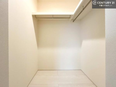 ���[ �E�H�[�N�C���N���[�[�b�g�t���ł��B��������̂��m���Ȃǂ����[���Ă��������ł��ˁI���ɂ���@�������ȂǋG�ߕ��̑傫�ȉƓd�����[�ł��܂��I