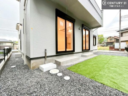 �� ������Ƃ�������X�؁[�X���t���Ă��܂��I�K�[�f�j���O���y���߂����ł��ˁB