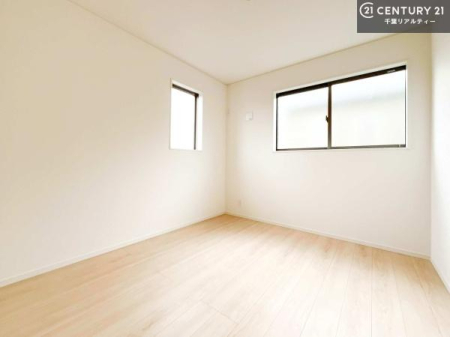 �q������ �V���v���Ń��C�A�E�g���₷���m���́A���q�l�̂������Ƃ��Ă��œK�B�����ɍ��킹�ď_��ɂ��g�����������܂��B